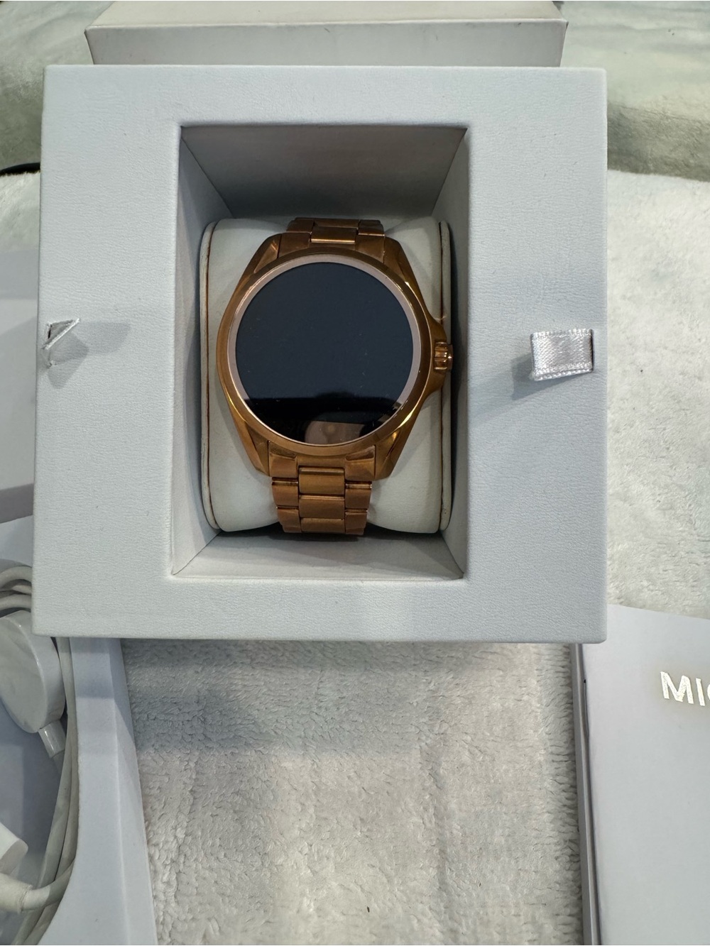 Women’s Rose Gold Stainless Steel Smartwatch Bracelet